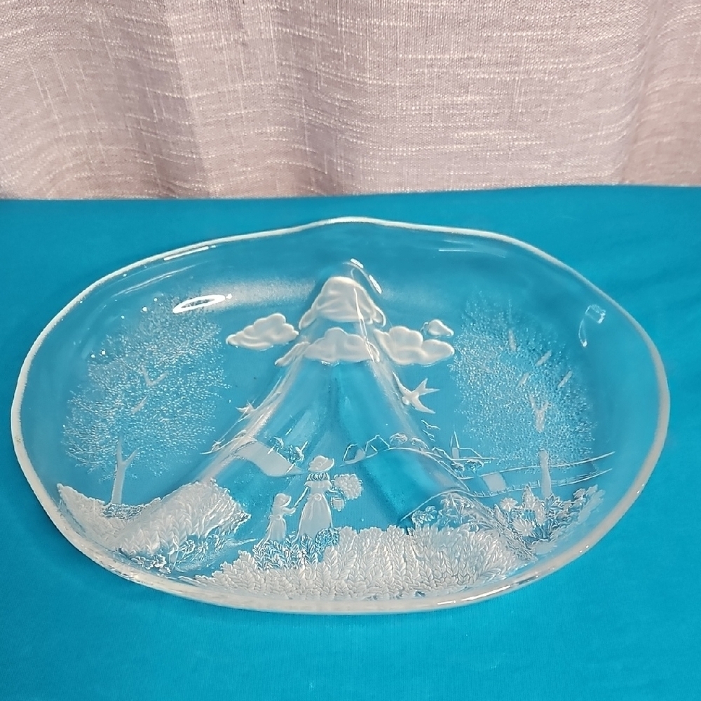 Mikasa Glass Art Plate with Nature-Inspired Etching